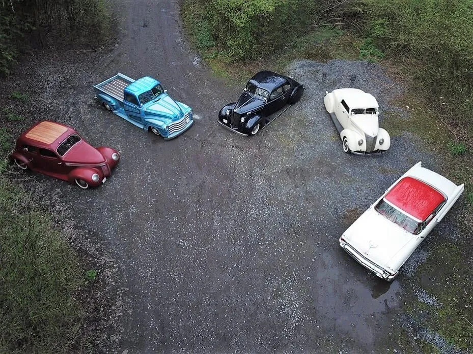 Vijf oldtimers van bovenaf gezien